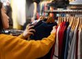 Fashion Thrift vs Fast Fashion, Mana yang Lebih Worth It?