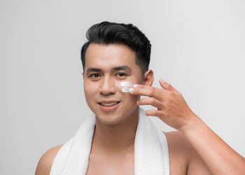 Cowok Pakai Skincare? Ini Alasan Kenapa Wajib!