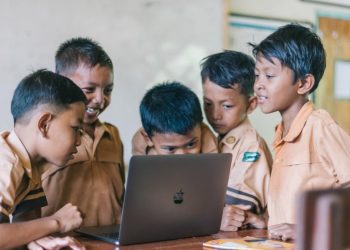 Komunitas Peduli Pendidikan: Mengajar untuk Masa Depan yang Lebih Baik