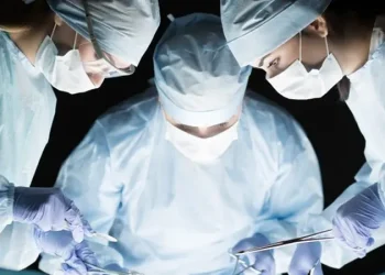 Apakah Anak Muda Mulai Meninggalkan Dokter dan Mengandalkan Internet?