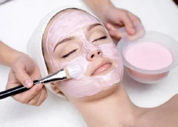 Apakah Masker Alami Lebih Baik daripada Produk Skincare Modern?