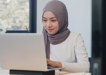 CARA MENEMUKAN PASSION DAN MENGUBAHNYA JADI KARIER