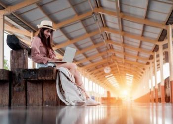 DIGITAL NOMAD: KERJA SAMBIL KELILING DUNIA, EMANG BISA?