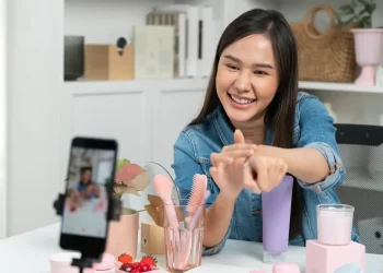 TREN BISNIS ONLINE YANG LAGI NAIK DAUN!