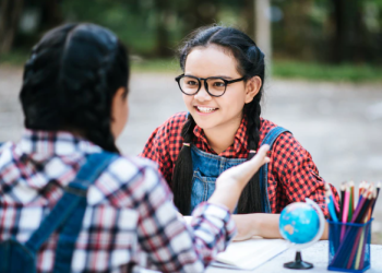 Community Learning: Tren Anak Muda Belajar di Luar Sekolah, Lebih Seru & Relevan!