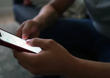 Cara Menjaga Kesehatan Mental di Era Digital: Biar Tetap Waras di Tengah Dunia Maya
