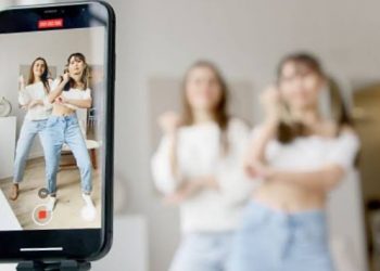 TikTok Bikin Sehat atau Malah Sesat? Pengaruhnya ke Tren Kesehatan Anak Muda!