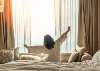 Backpacking vs. Staycation: Mana yang Lebih Diminati Anak Muda?