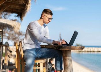 KENAPA BANYAK ANAK MUDA PILIH JADI DIGITAL NOMAD?
