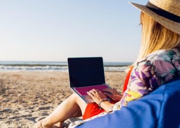 Komunitas Digital Nomad: Traveling Sambil Bekerja, Emang Bisa? ✈️