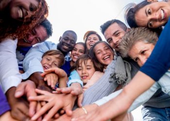 Volunteering di Kalangan Anak Muda: Tren atau Kepedulian Nyata?