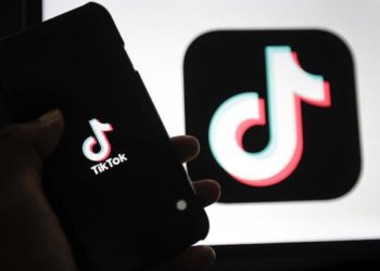STREMING GAME DI TIKTOK VS TWITCH: MANA YANG LEBIH CUAN?