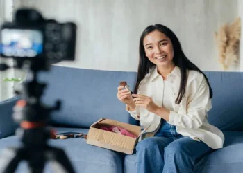 Live Streaming Jadi Profesi? Begini Cara Anak Muda Ngonten