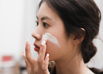 Sunscreen Wajib atau Nggak? Mitos dan Fakta tentang Perlindungan Kulit