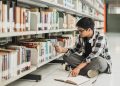 Komunitas Baca Buku: Bagaimana Anak Muda Menjaga Minat Membaca di Era Digital?