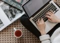 KERJA REMOTE VS KANTPRAN: MANA YANG LEBIH COCOK BUAT GEN Z?