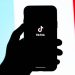 CARA KERJA ALGORITMA TIKTOK: KENAPA LO SCROLL TERUS TANPA HENTI?!