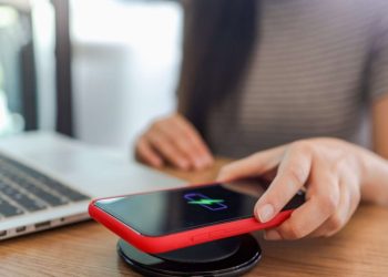 TEKNOLOGI WIRELESS CHARGING: MASA DEPAN TANPA KABEL?