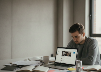 Dunia Kerja Nggak Seindah LinkedIn