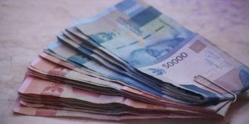 Uang Datang, Uang Pergi: Salah Siapa?