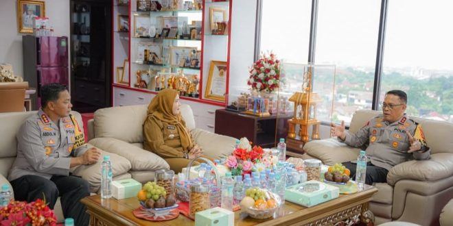 Kasus SMA Siger Belum Kelar, Abdullah Sani Naik Level! Eva Dwiana dan Eka Afriana Dilaporkan ke Mabes Polri