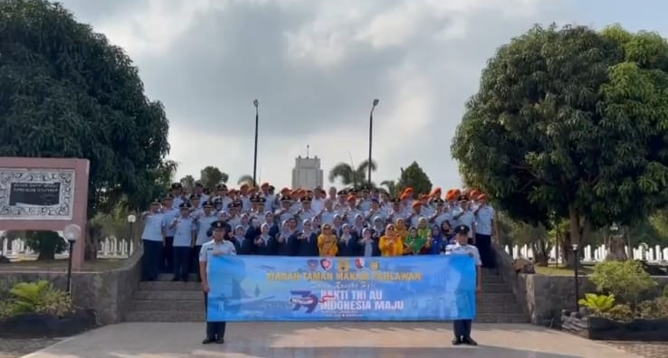 Laskar Lampung Indonesia Hadiri Rangkaian Hari Bakti ke-79 TNI AU di TMP Tanjung Karang, Kenang Semangat Pengabdian Para Patriot Udara