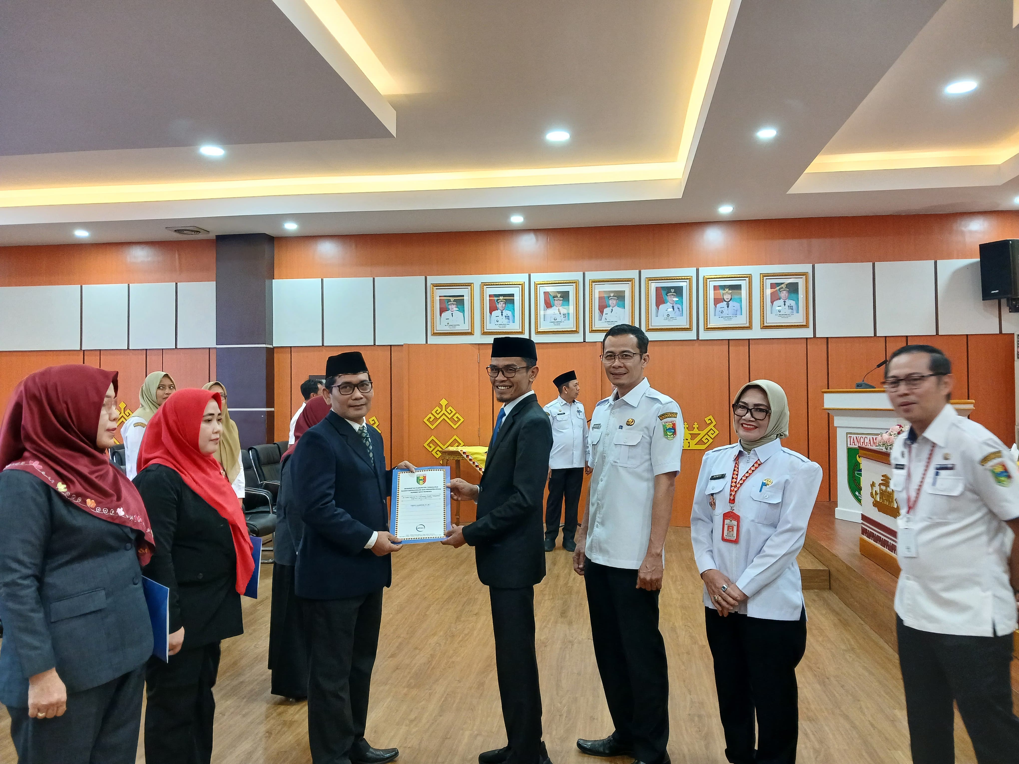 Wabup Agus Suranto Lantik Sekretaris Disdukcapil, Auditor dan Guru, Dorong Pelayanan Publik Makin Cepat dan Humanis