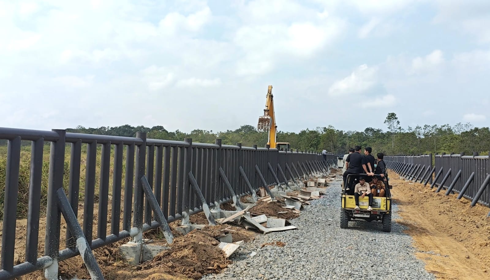 Way Kambas Lagi Berbenah, Pagar Besi 75 Persen Jadi Benteng Cegah Gajah Masuk Permukiman